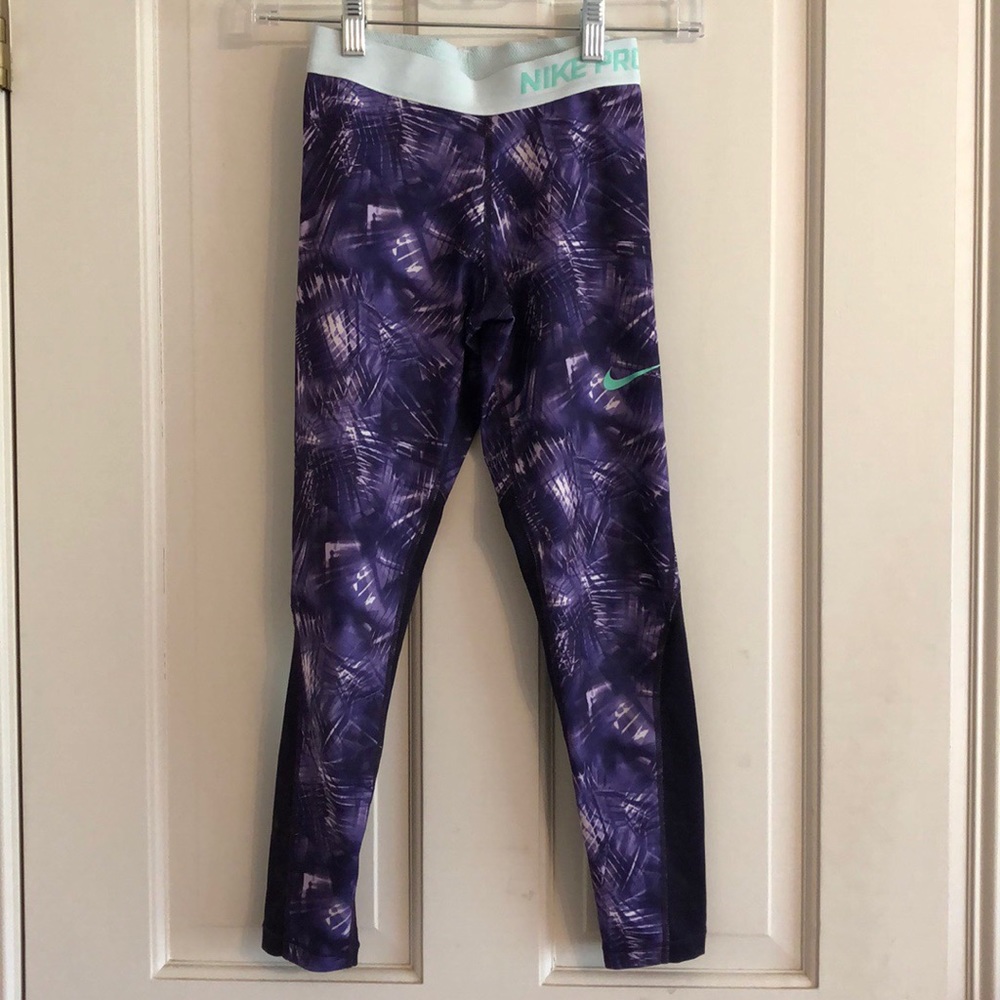 Girls Nike leggings
